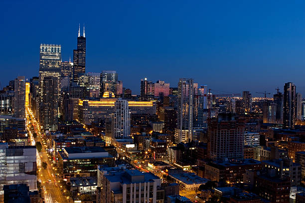 Sears Tower und des Chicago River North Nacht Stadtansicht – Foto