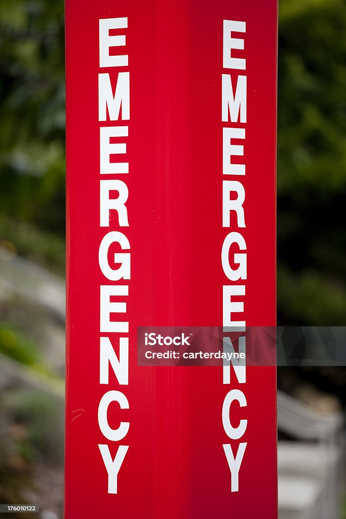 College Campus de la Universidad de llamadas de emergencia o estación de señal - Foto de stock de 2000-2009 libre de derechos