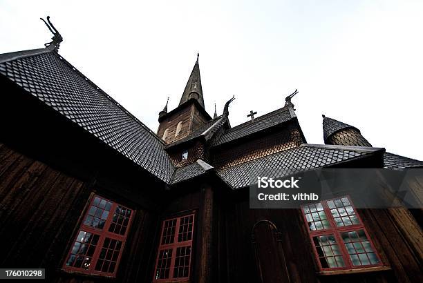 Iglesia De Madera Foto de stock y más banco de imágenes de Aire libre - Aire libre, Antiguo, Característica arquitectónica