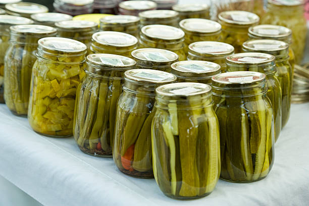 블레이크는 of pickles - relish jar condiment lid 뉴스 사진 이미지