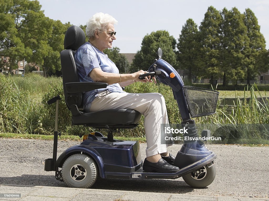 Fauteuil électrique - Photo de Scooter pour personnes à mobilité réduite libre de droits