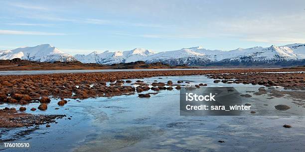 Прочный Пейзаж В Юговостоке Исландия Зимой — стоковые фотографии и другие картинки Ватнайёкюдль - Ватнайёкюдль, Вода, Глыба