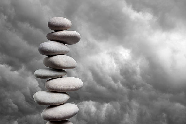 calhaus equilibrado - aspirations pebble balance stack imagens e fotografias de stock