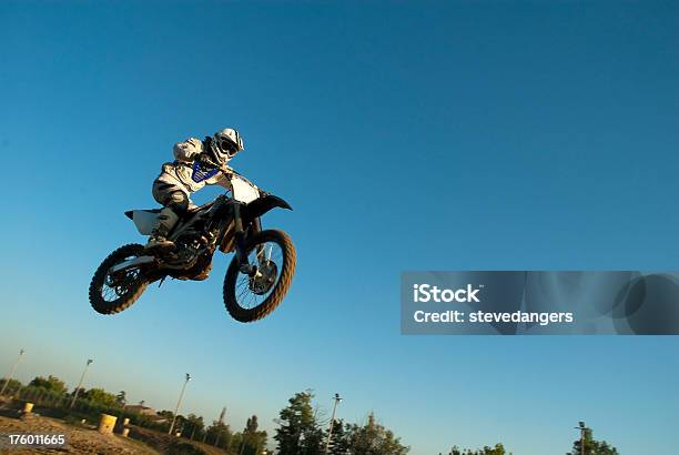 Motocross Hugh Salto - Fotografias de stock e mais imagens de Céu - Céu, Motocross, Saltar