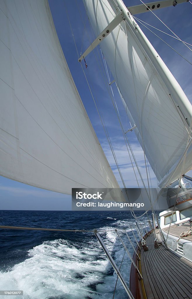 Barco de vela en yate de vela relajación jubilación regatta phuket, Tailandia - Foto de stock de Actividades recreativas libre de derechos