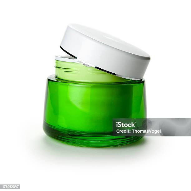 Cosmetici Crema Idratante Barattolo Bellezza Contenitore Isolato Verde Bottiglia - Fotografie stock e altre immagini di Barattolo di vetro