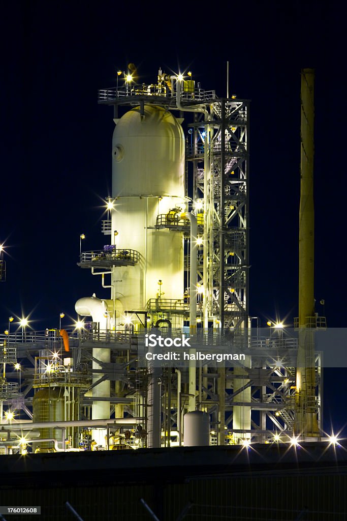 Industrie chimique de nuit - Photo de Port de commerce libre de droits