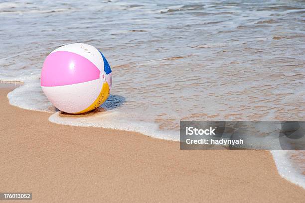 Beach Ball Stockfoto und mehr Bilder von Blau - Blau, Bunt - Farbton, Einzelner Gegenstand