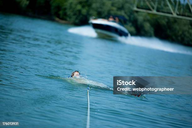 Photo libre de droit de Sport Aquatique banque d'images et plus d'images libres de droit de Ski nautique - Ski nautique, Tomber, Activité