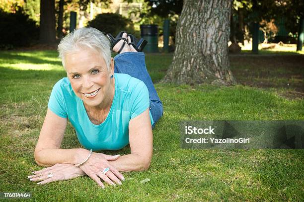 老人女性 - 60-64歳のストックフォトや画像を多数ご用意 - 60-64歳, 60代, 65-69歳
