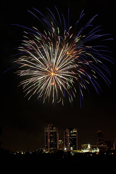 istock Holiday fireworks over Fort Worth 176014556