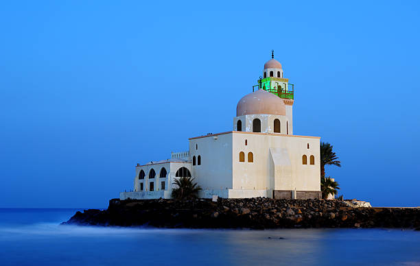 istock Mosque By Red Sea in Jeddah, Saudi Arabia 176014596