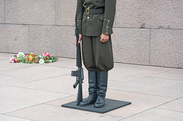 istock Soldier Guarding National Monument 176015827