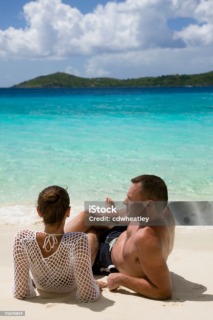 Pareja descansando en el Caribe - Foto de stock de Adulto libre de derechos