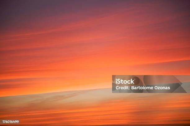 Nuvole Di Tramonto Colorati - Fotografie stock e altre immagini di Arancione - Arancione, Argentina - America del Sud, Bellezza