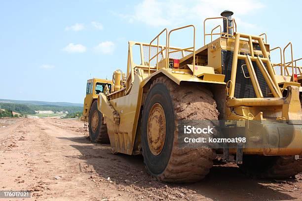 Foto de Raspador e mais fotos de stock de Construção de Estrada - Construção de Estrada, Equipamento, Equipamento de construção