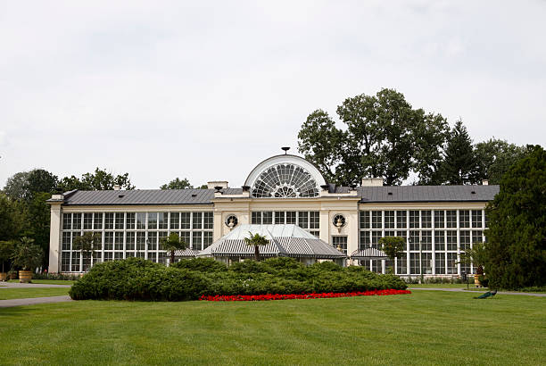 istock New Orangerie in Royal Baths Park 176017128