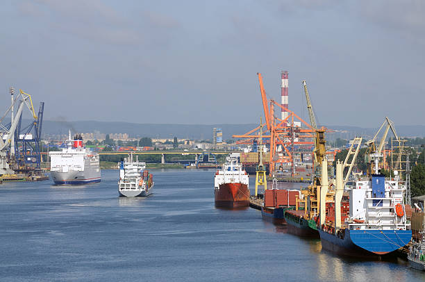 porto di gdynia - passenger ship ferry crane harbor foto e immagini stock