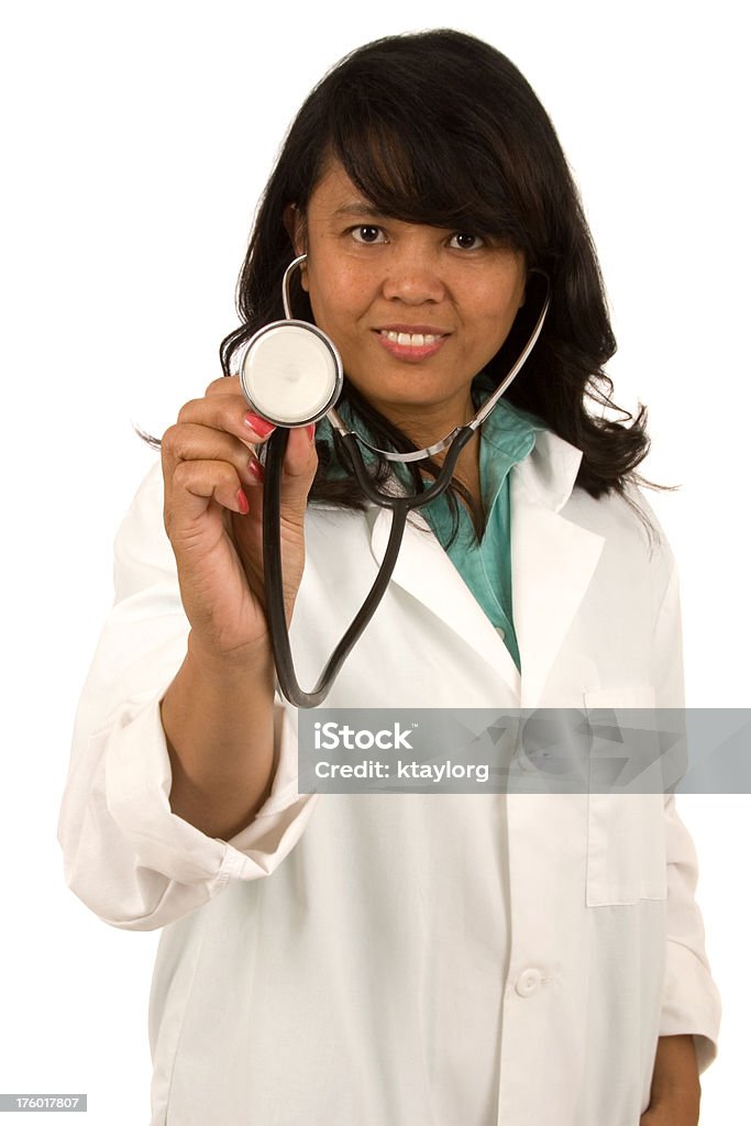 Weiblich Arzt hält Stethoskop - Lizenzfrei Arzt Stock-Foto