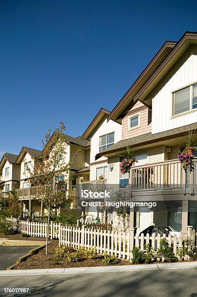 Suburbano Neighborhood Residência Na Cidade Vancouver Imobiliário - Fotografias de stock e mais imagens de Casa
