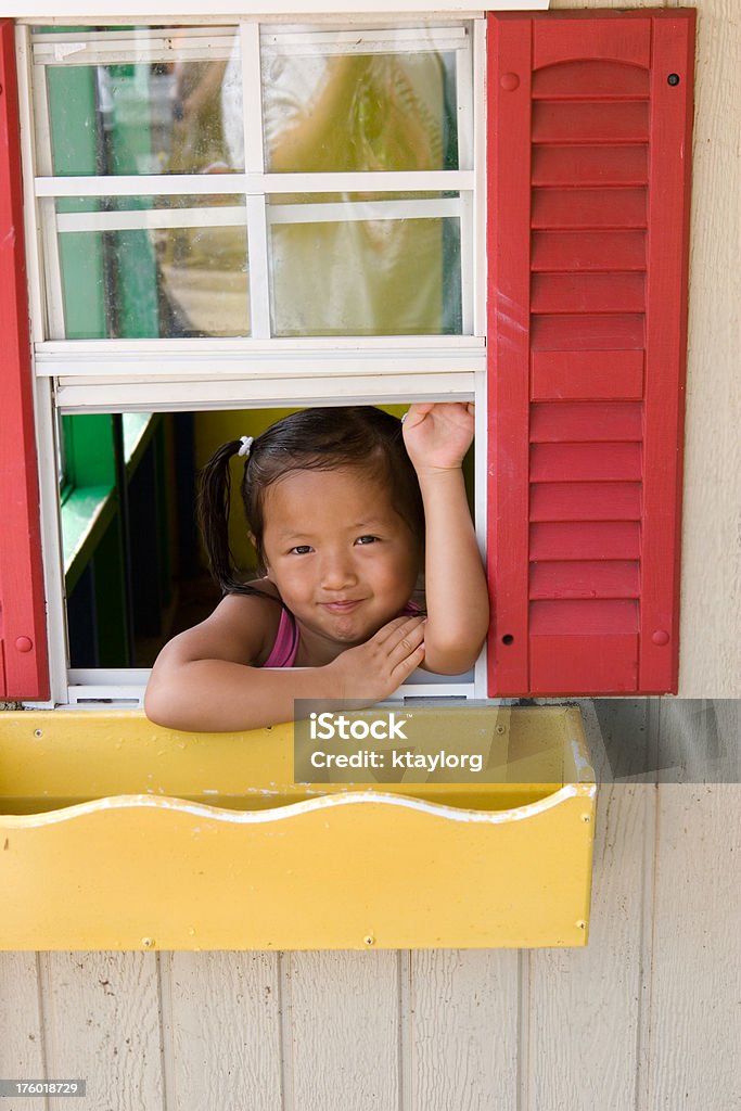 Vorschulkind spielen house - Lizenzfrei 2-3 Jahre Stock-Foto