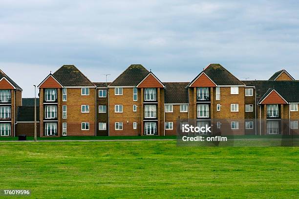 Carcasa De Desarrollo Bloques De Apartamento Foto de stock y más banco de imágenes de Reino Unido - Reino Unido, Aire libre, Arquitectura