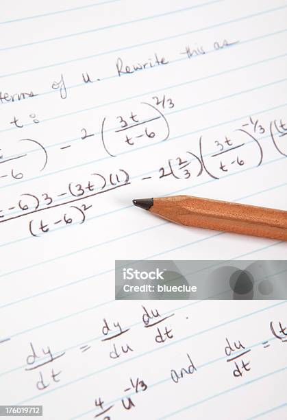 Esame Della Matematica - Fotografie stock e altre immagini di Algebra - Algebra, Arte, Cultura e Spettacolo, Calcolare