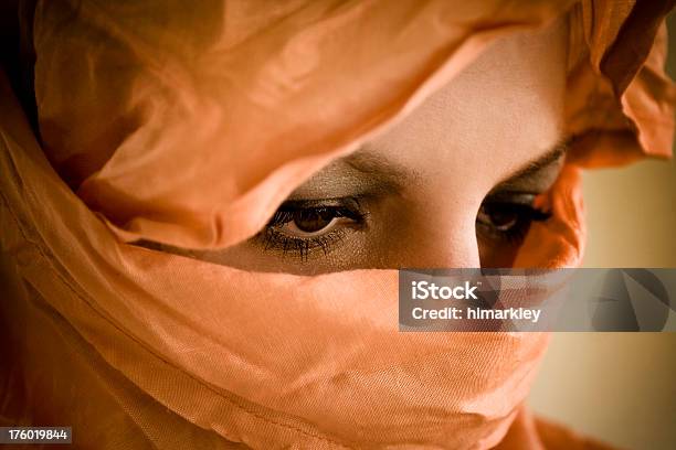 Photo libre de droit de Femme Visage Voilé banque d'images et plus d'images libres de droit de Bible - Bible, Ethnies du Moyen-Orient, Femmes