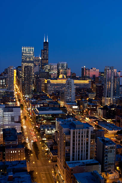 istock Chicago Sears Tower and LaSalle Boulevard Night Cityscape 176022644