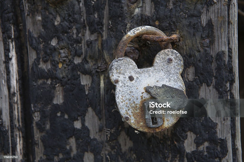 Rostige alte Vorhängeschloss - Lizenzfrei Alt Stock-Foto