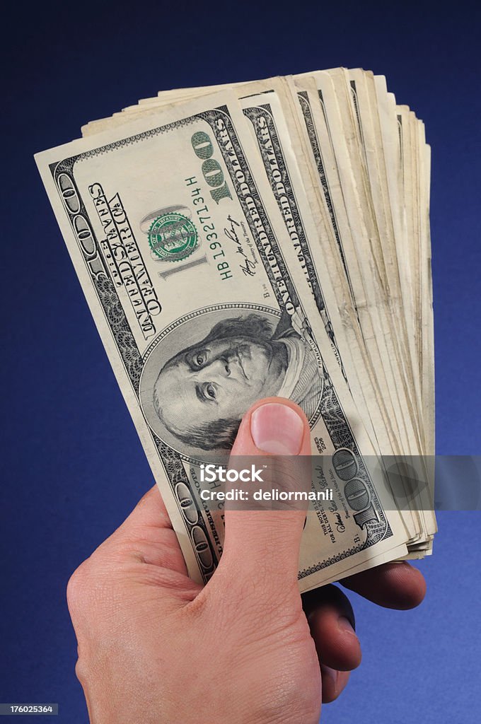 Dinheiro na mão - Foto de stock de Abundância royalty-free