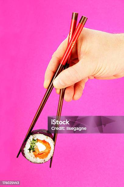Tomar Sushi - Fotografias de stock e mais imagens de Alimentação Saudável - Alimentação Saudável, Arroz - Alimento Básico, Comida