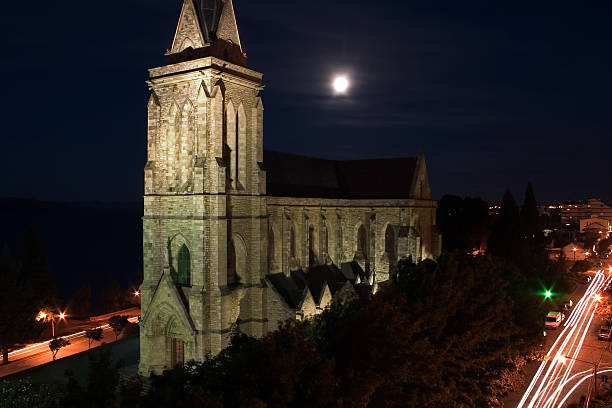 kościół w nocy - latin america argentina south america city zdjęcia i obrazy z banku zdjęć