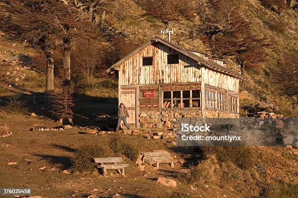 Refugio Na Patagônia - Fotografias de stock e mais imagens de Bariloche - Bariloche, Cabana de Madeira, Cabine de Passageiros