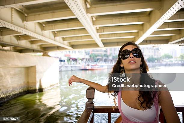 Viagem De Barco - Fotografias de stock e mais imagens de Abaixo - Abaixo, Adulto, Cabelo Comprido