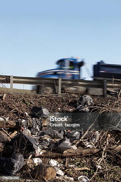 America S Littered Autostrade - Fotografie stock e altre immagini di Ambiente - Ambiente, Antigienico, Autocarro ribaltabile