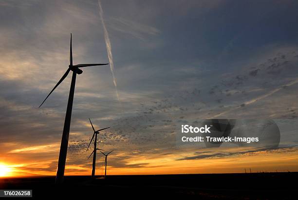 Energia Wiatru 3 - zdjęcia stockowe i więcej obrazów Bez ludzi - Bez ludzi, Czysty, Elektryczność