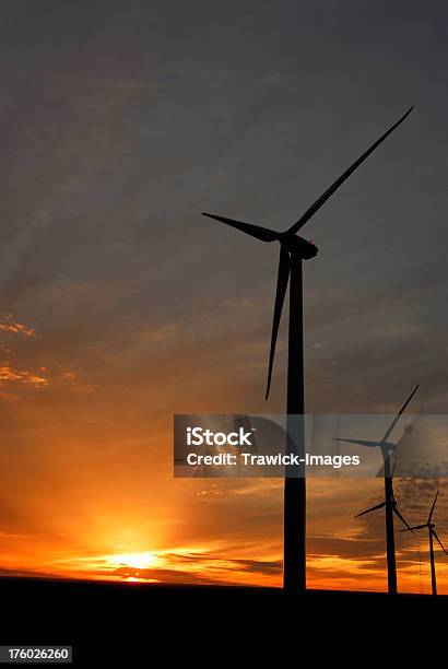 Energia Wiatru 4 - zdjęcia stockowe i więcej obrazów Stan Oklahoma - Stan Oklahoma, Turbina wiatrowa, Gospodarstwo
