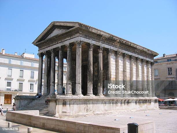 Tempio In Stile Grecola Casa Carrée - Fotografie stock e altre immagini di Arte - Arte, Arte, Cultura e Spettacolo, Casa