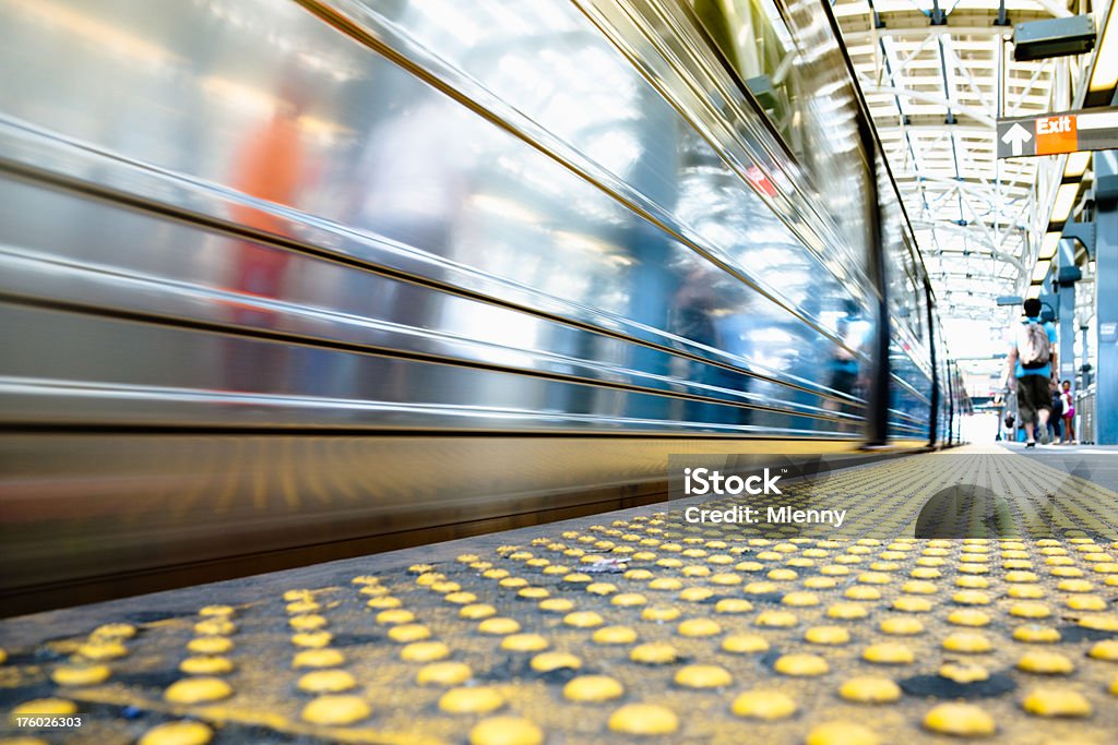 Stazione ferroviaria di Coney Island piattaforma della metropolitana di New York - Foto stock royalty-free di Brooklyn - New York