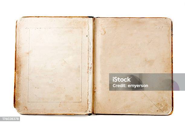 Libro Antiguo Foto de stock y más banco de imágenes de Agrietado - Agrietado, Antigualla, Arrugado