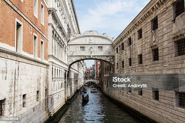 Photo libre de droit de Le Pont Des Soupirsvenise banque d'images et plus d'images libres de droit de Architecture - Architecture, Balcon, Canal - Eau vive