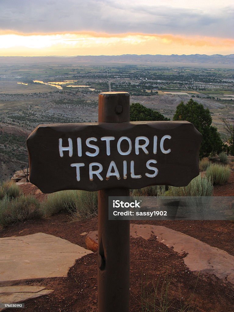 Trail historique de Sunset Cimes ensoleillées - Photo de Aller de l'avant libre de droits