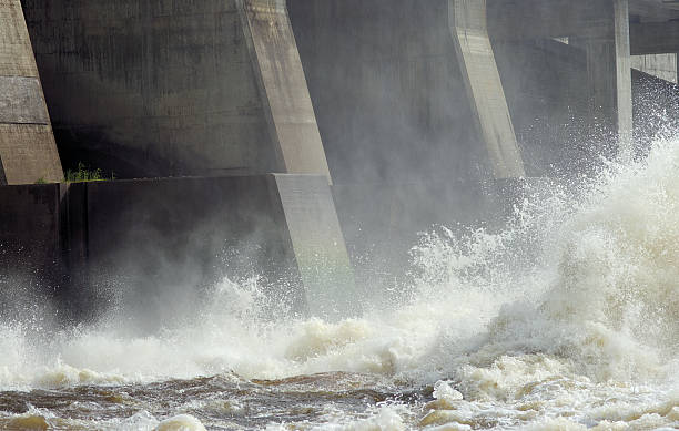 hydroelectric dam - dam hydroelectric power station manitoba canada zdjęcia i obrazy z banku zdjęć