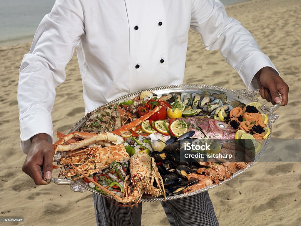 Plato de pescados y mariscos - Foto de stock de Bandeja libre de derechos