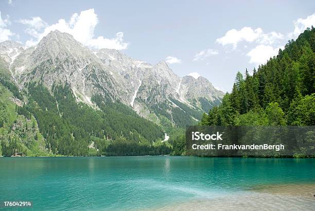 Foto de Turquesa Do Lago e mais fotos de stock de Alpes europeus - Alpes europeus, Azul, Azul Turquesa