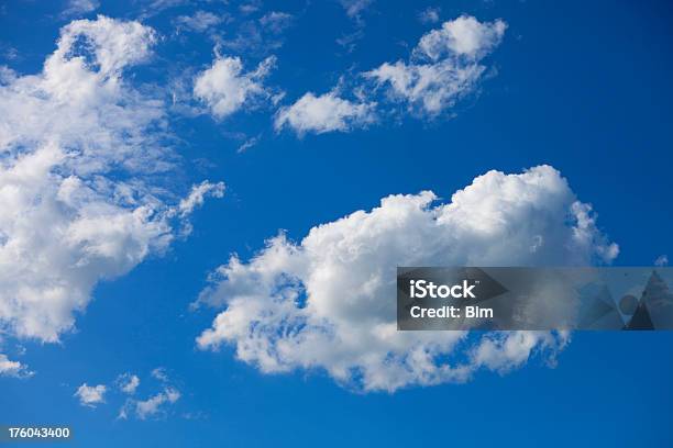 Blauer Himmel Mit Wolken Cumulus Stockfoto und mehr Bilder von Abstrakt - Abstrakt, Bedeckter Himmel, Bildhintergrund