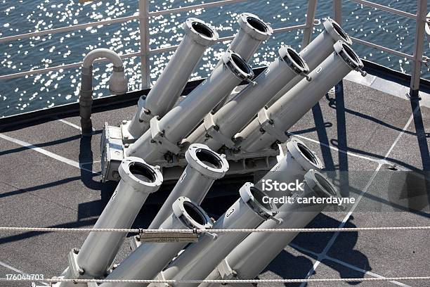 Nave Di Guerra O Militare Battleship Per - Fotografie stock e altre immagini di 2000-2009 - 2000-2009, Ambientazione esterna, Armi