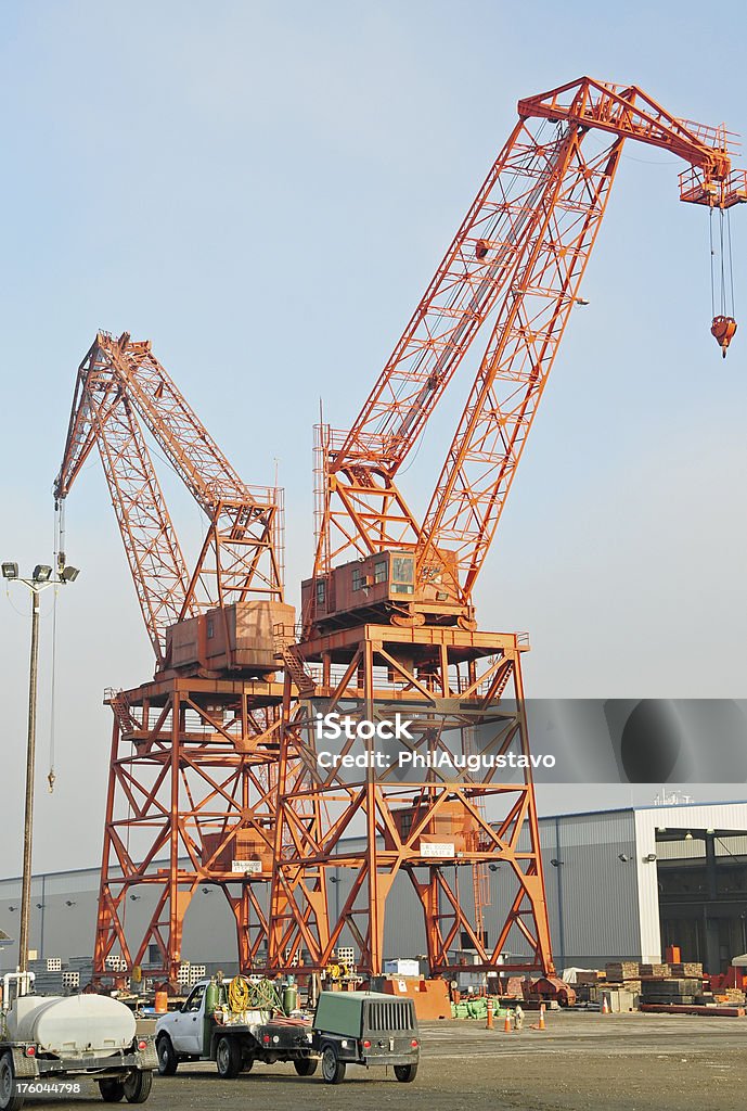 Gitterarbeiten aus boom cranes in konkrete plant - Lizenzfrei Anhänger Stock-Foto