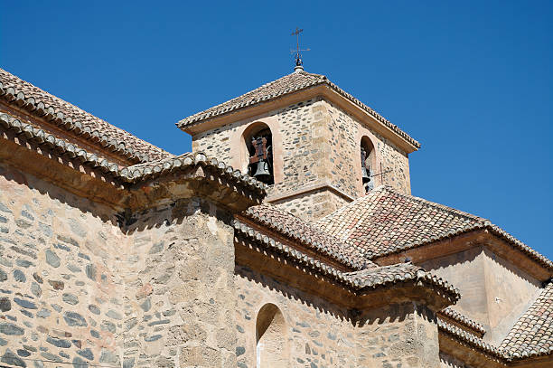 alpujarra cadiar église en espagne - las alpujarras photos et images de collection